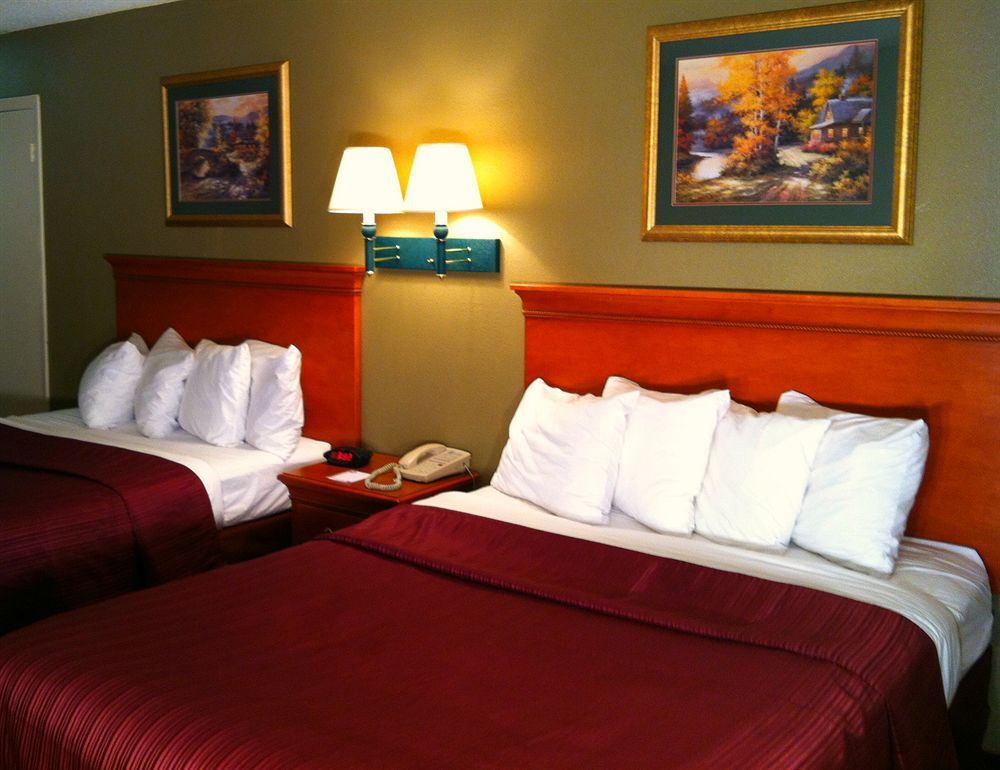Howard Johnson By Wyndham Pigeon Forge Exterior photo