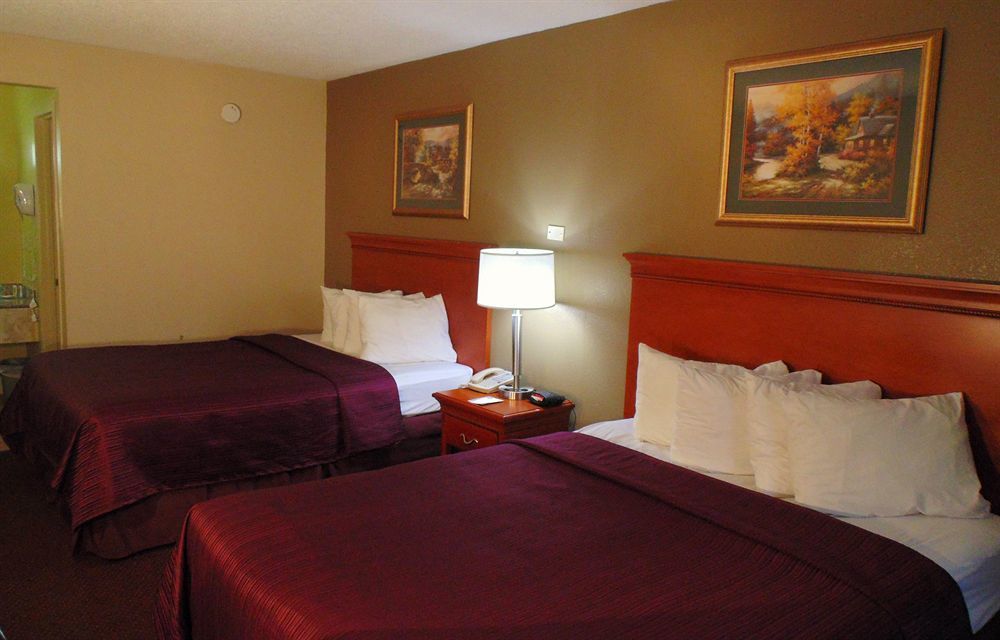 Howard Johnson By Wyndham Pigeon Forge Exterior photo