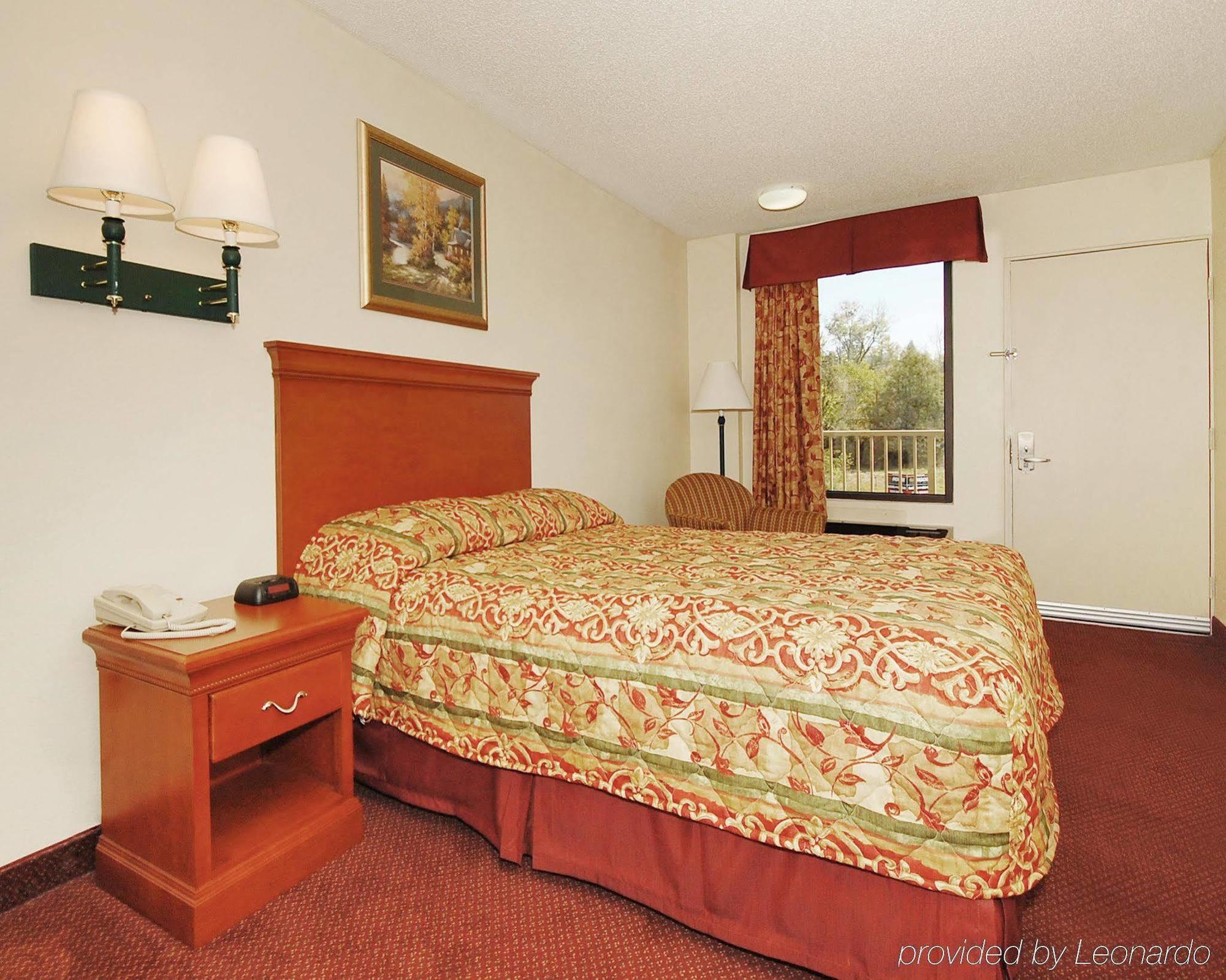 Howard Johnson By Wyndham Pigeon Forge Exterior photo